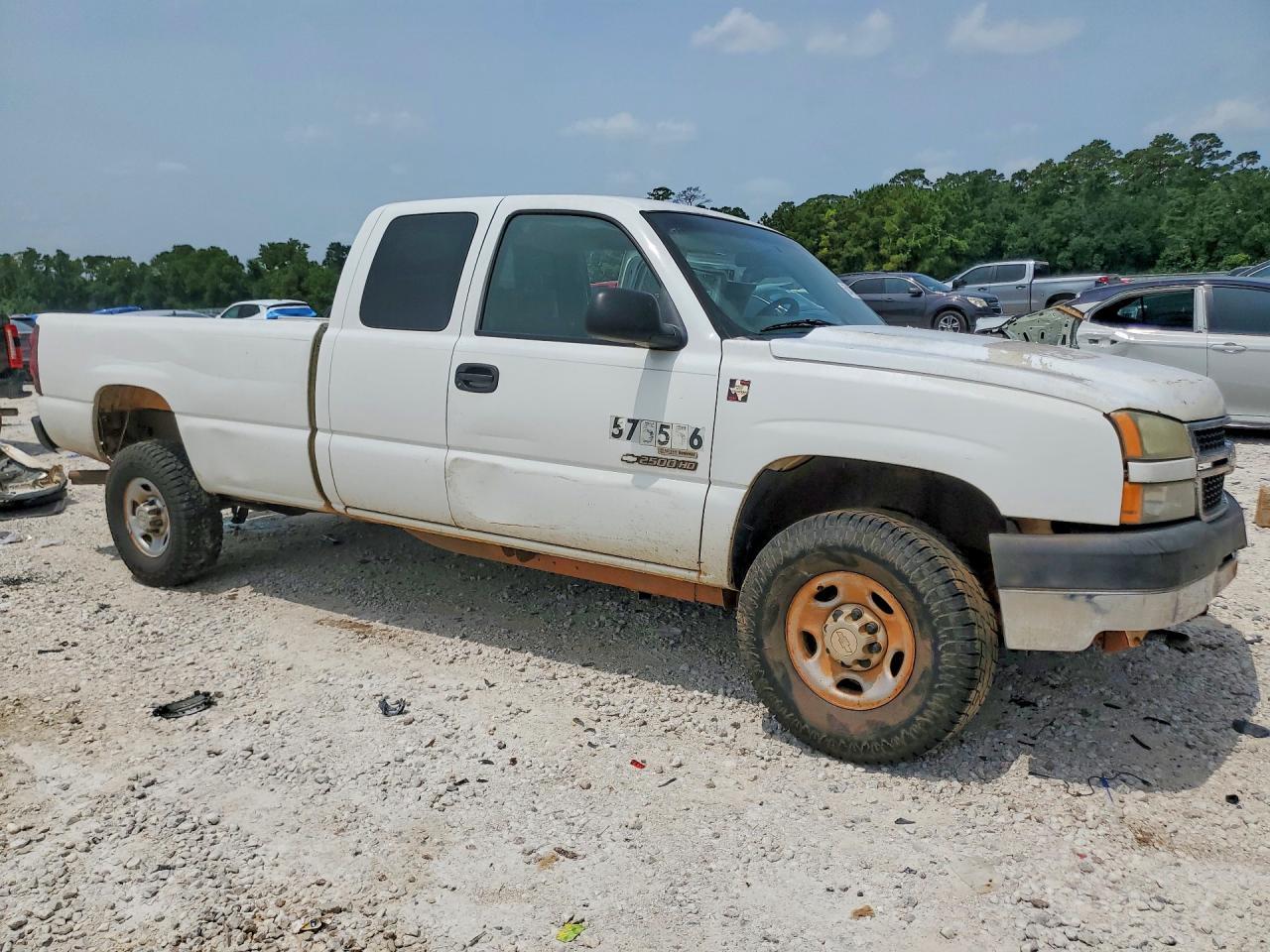 2007 Chevrolet Silverado C2500 Heavy Duty - Image 4