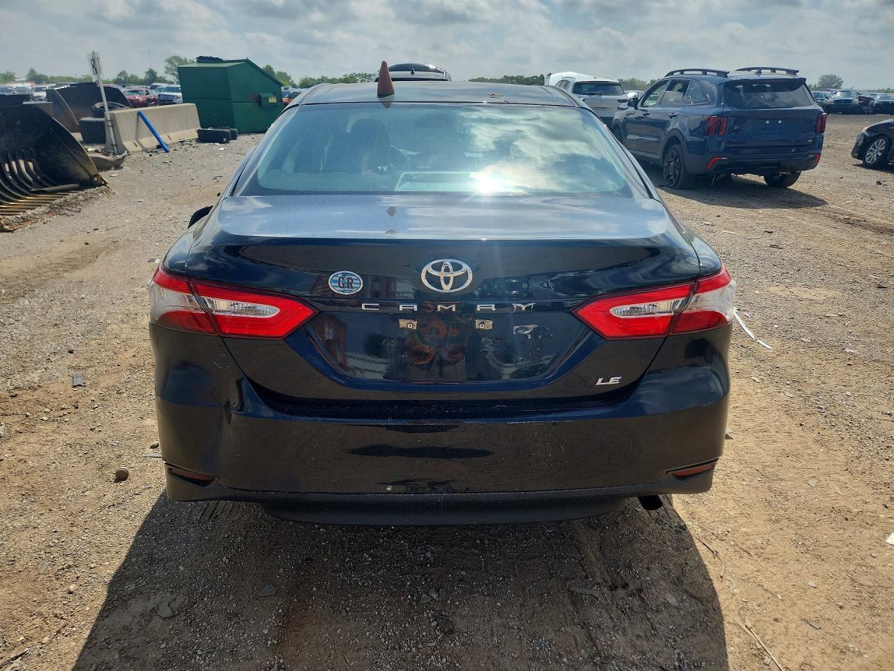 2018 Toyota Camry Le - Фото 6