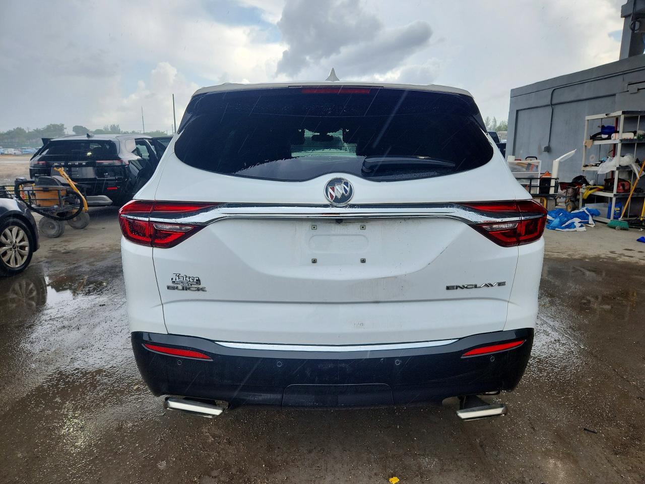 2018 Buick Enclave Essence - Image 6