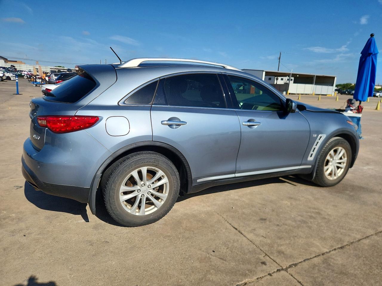 2017 Infiniti Qx70 Base - Image 3