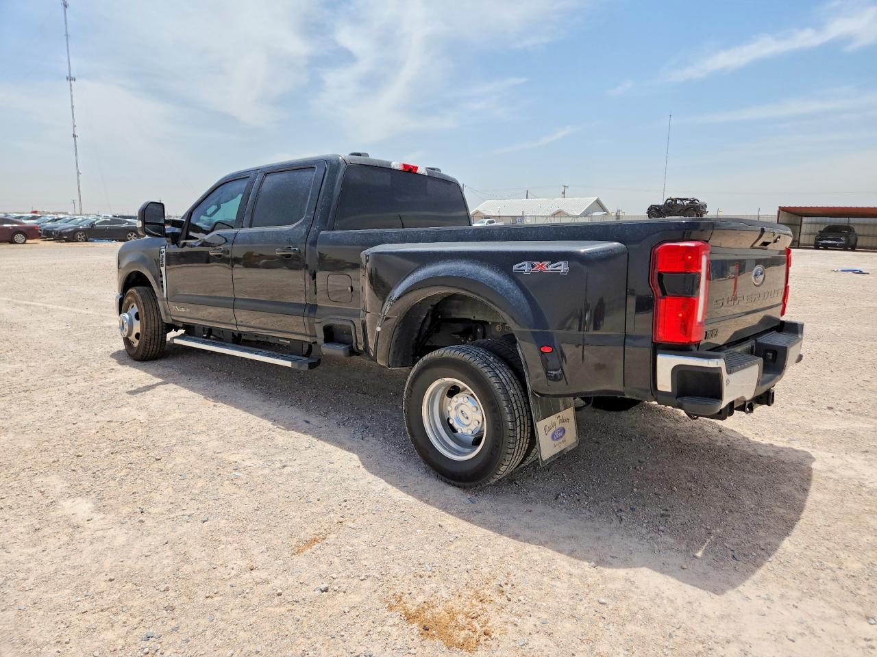 2026 Ford F350 Super Duty - Фото 2