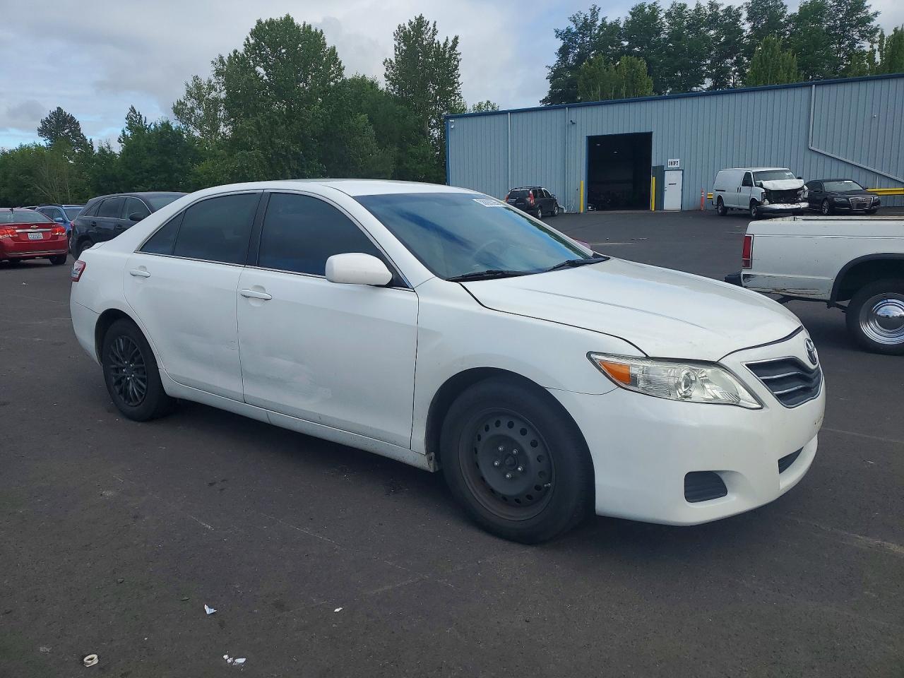 2011 Toyota Camry Le - Image 4