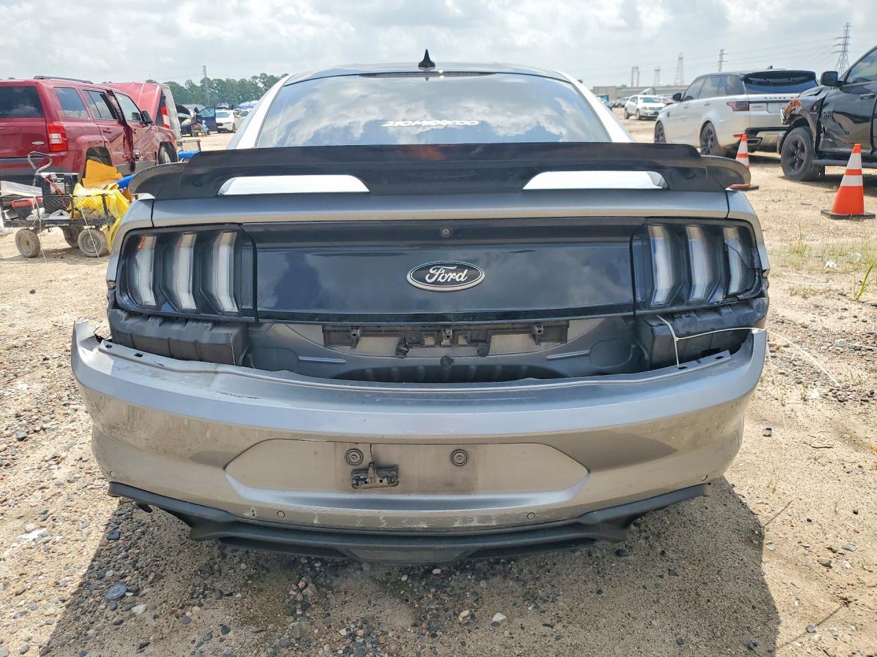 2022 Ford Mustang - Фото 6