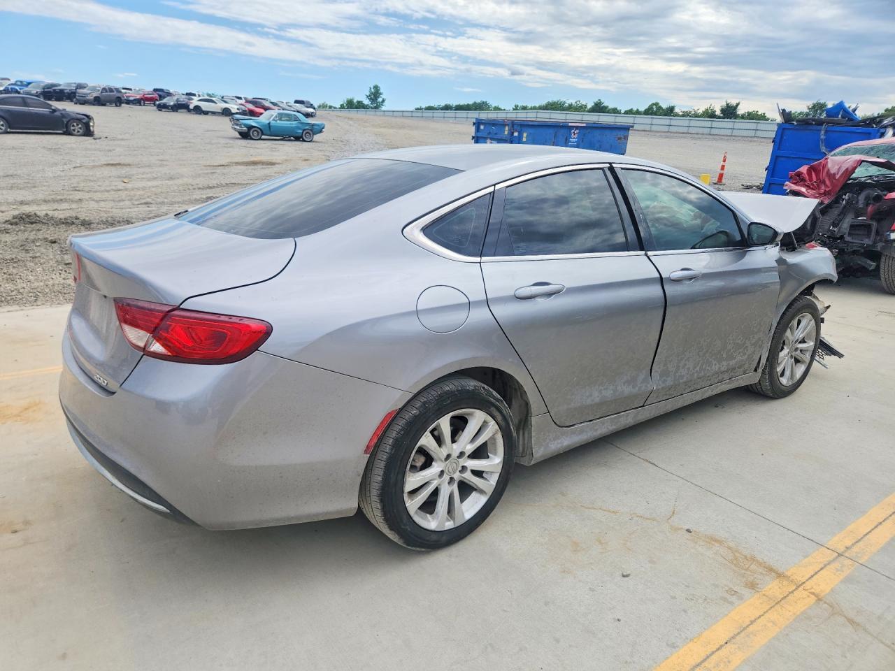 2016 Chrysler 200 Limited - Фото 3
