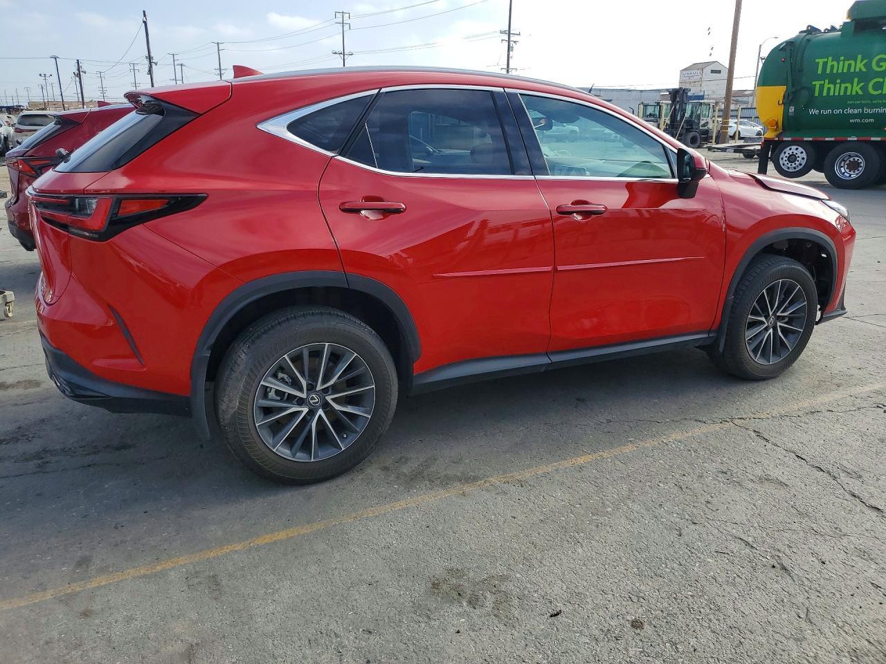 2022 Lexus Nx 250 - Image 3