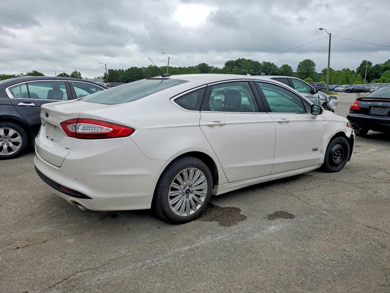 2016 Ford Fusion Se Phev - Image 3
