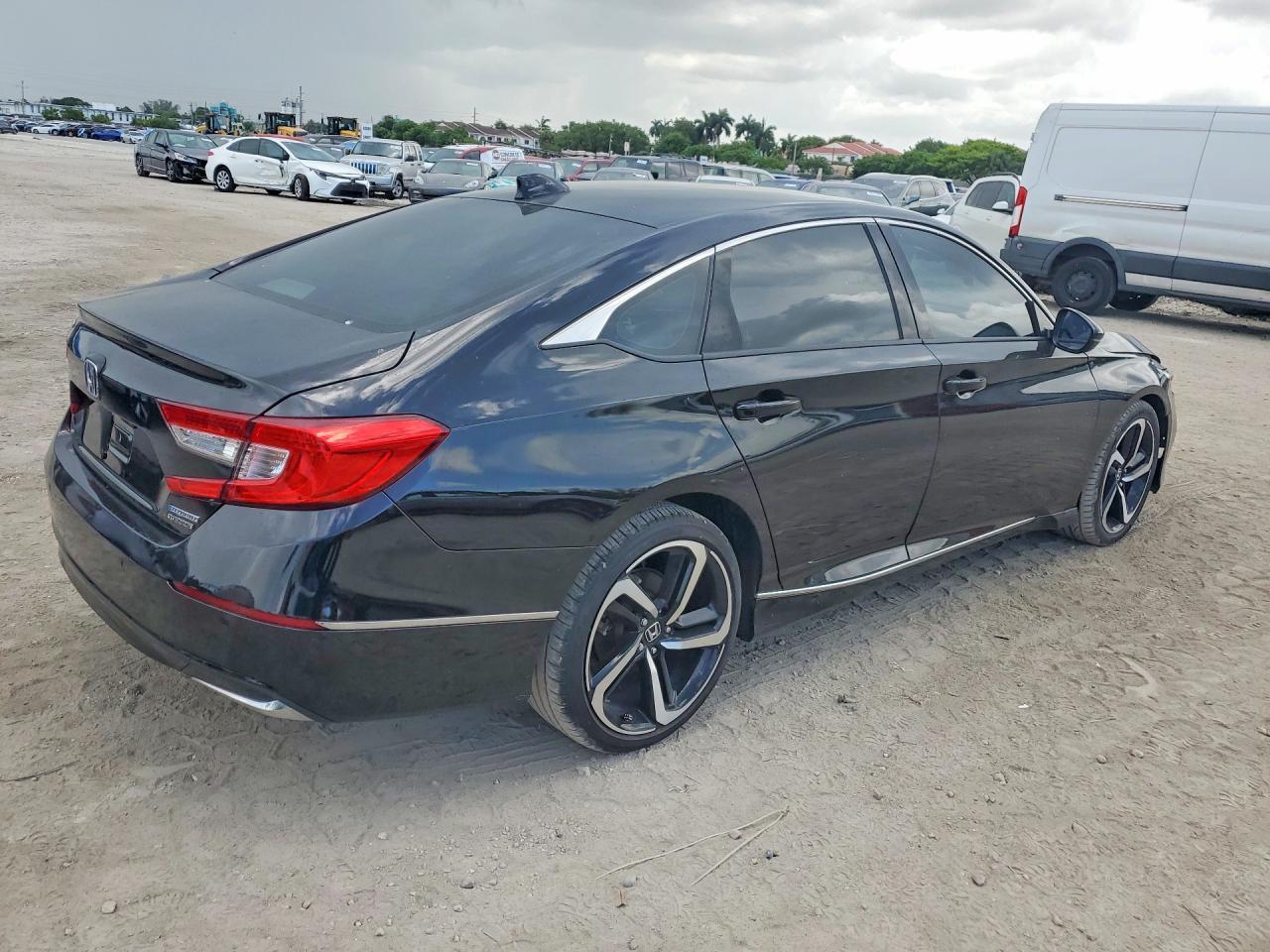 2022 Honda Accord Touring Hybrid - Фото 3