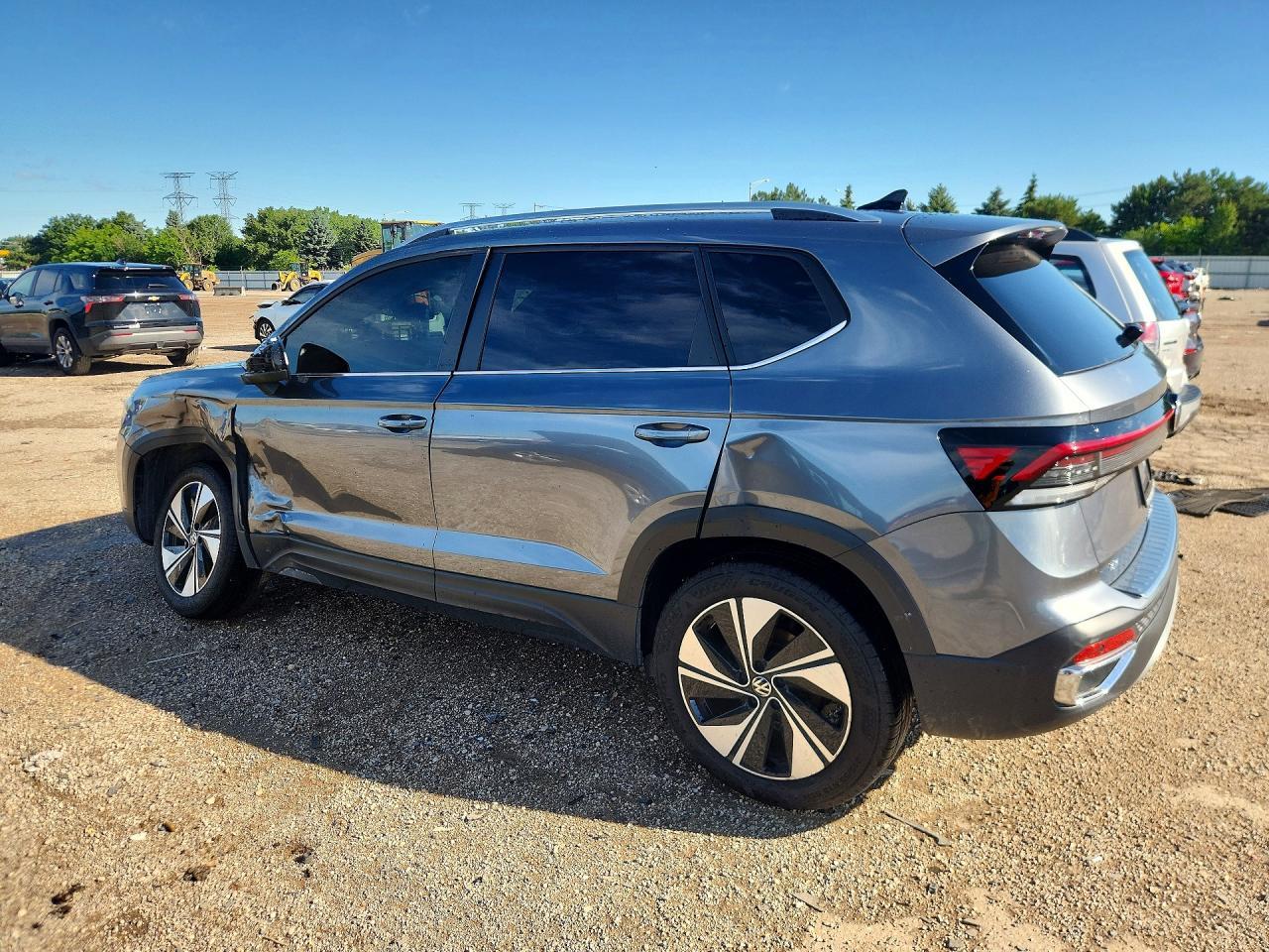 2025 Volkswagen Taos Se - Фото 2