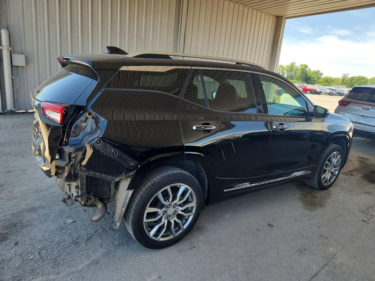 2022 GMC Terrain Denali - Фото 3