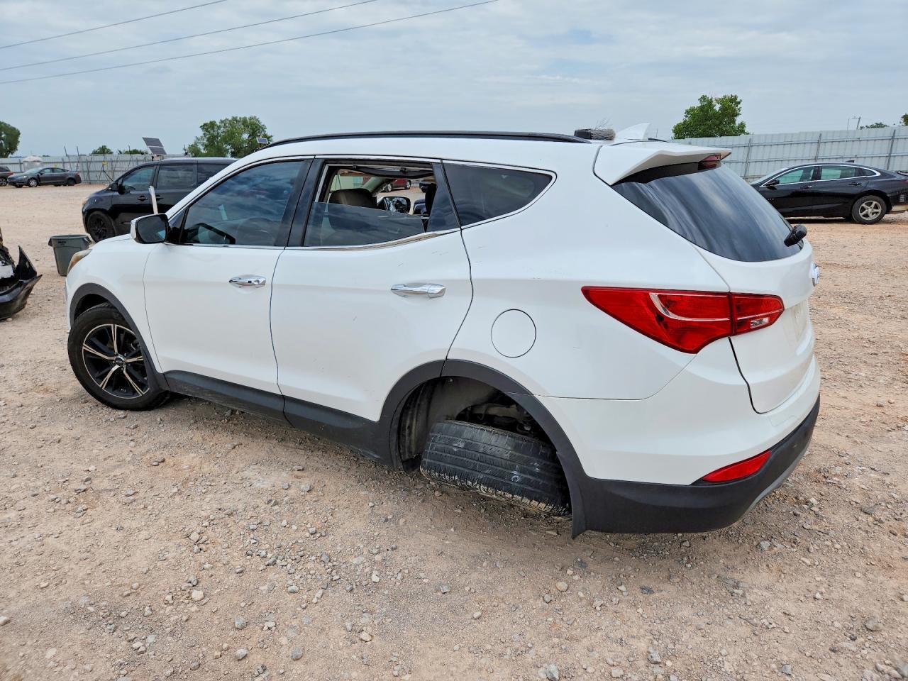 2014 Hyundai Santa Fe Sport - Image 2