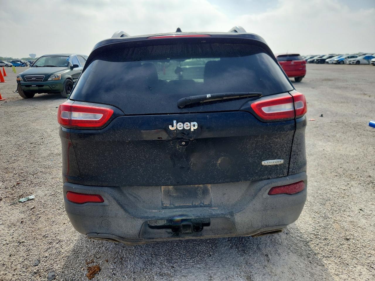 2018 Jeep Cherokee Latitude Plus - Image 6