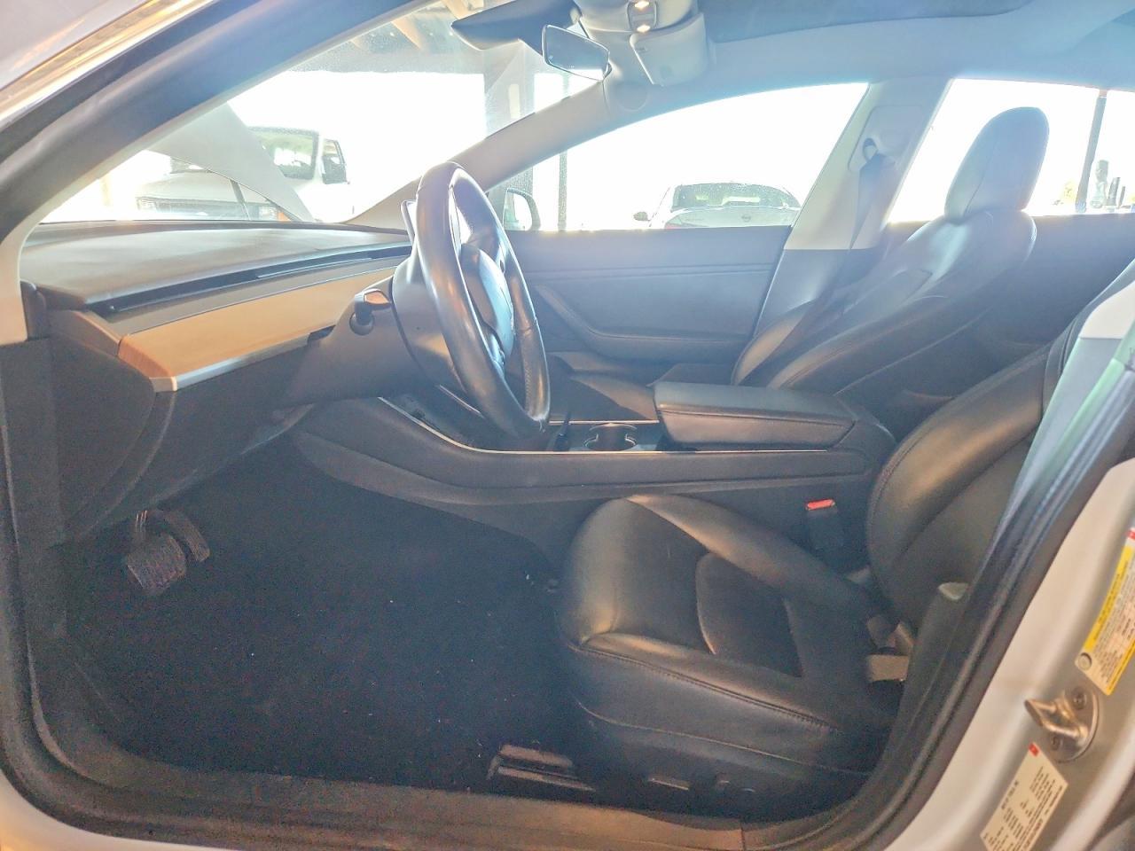 2018 Tesla Model 3 - Image 7