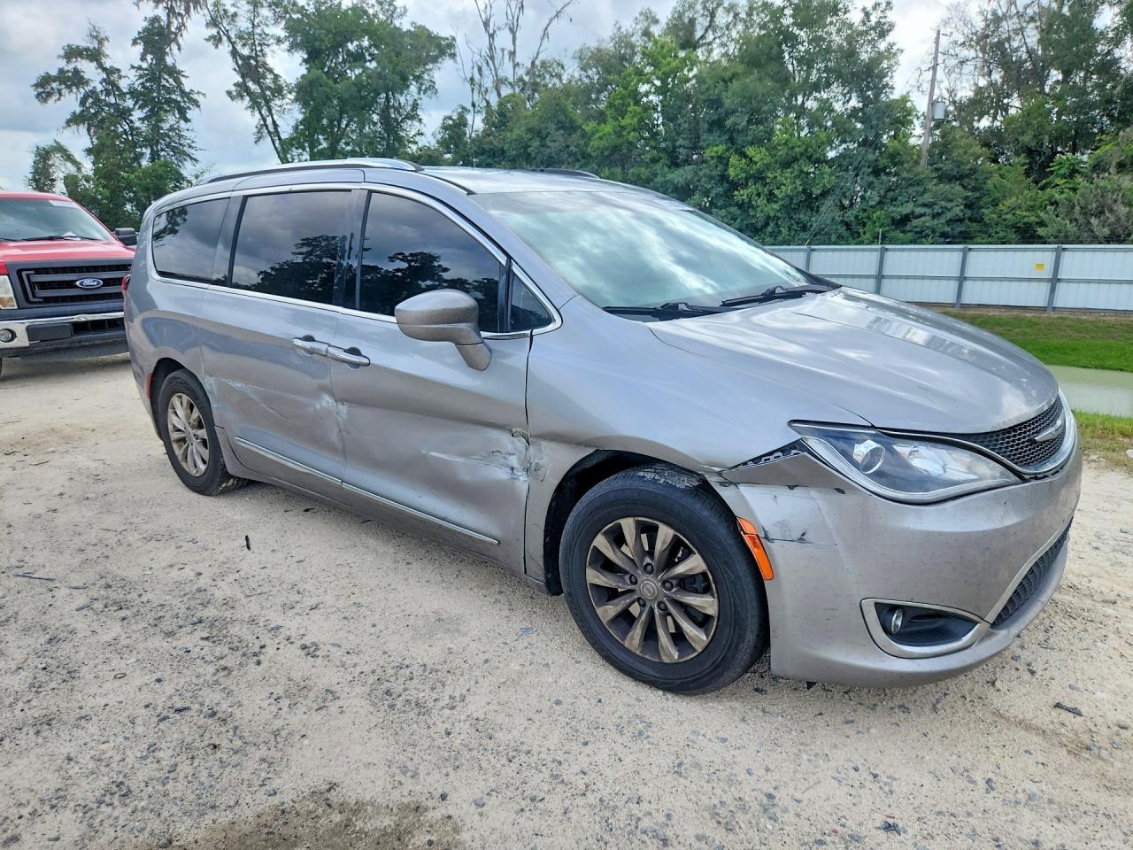 2018 Chrysler Pacifica Touring L - Фото 4