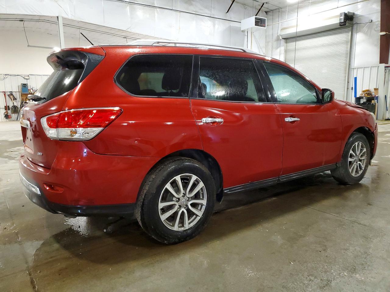 2016 Nissan Pathfinder S - Image 3