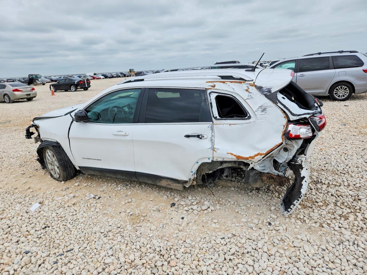 2018 Jeep Cherokee Latitude - Фото 2