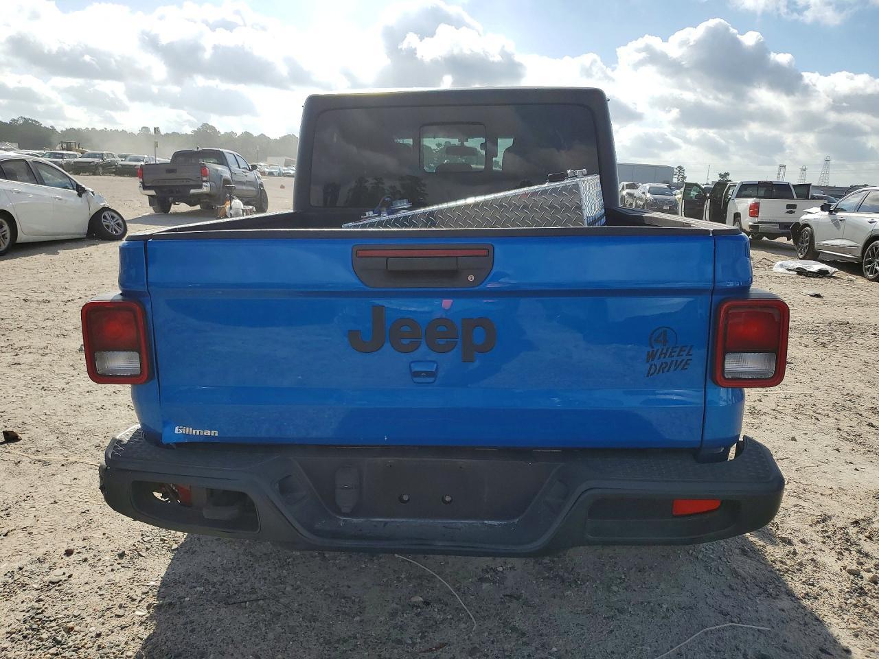 2022 Jeep Gladiator Sport - Image 6