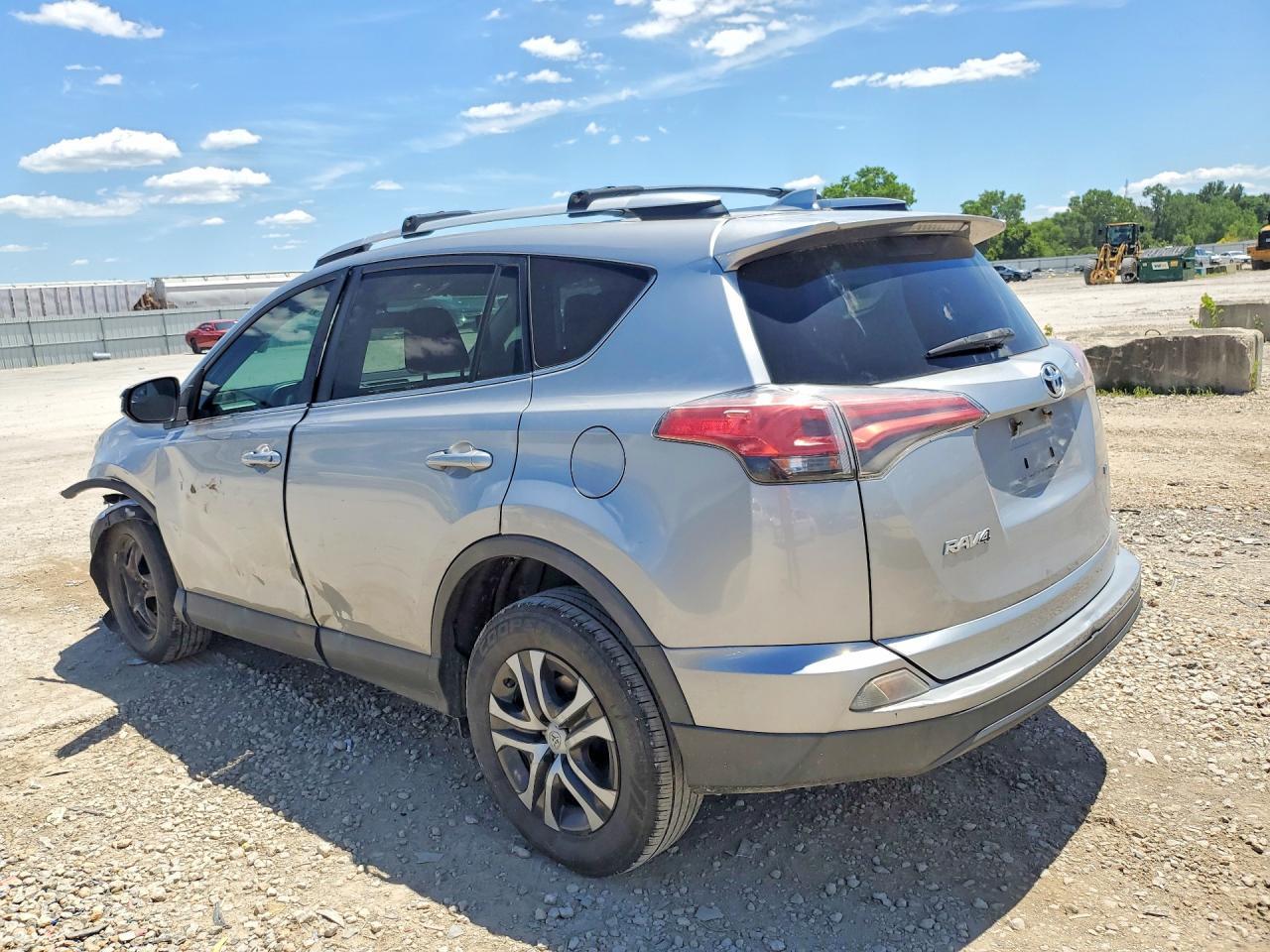2016 Toyota Rav4 Le - Фото 2