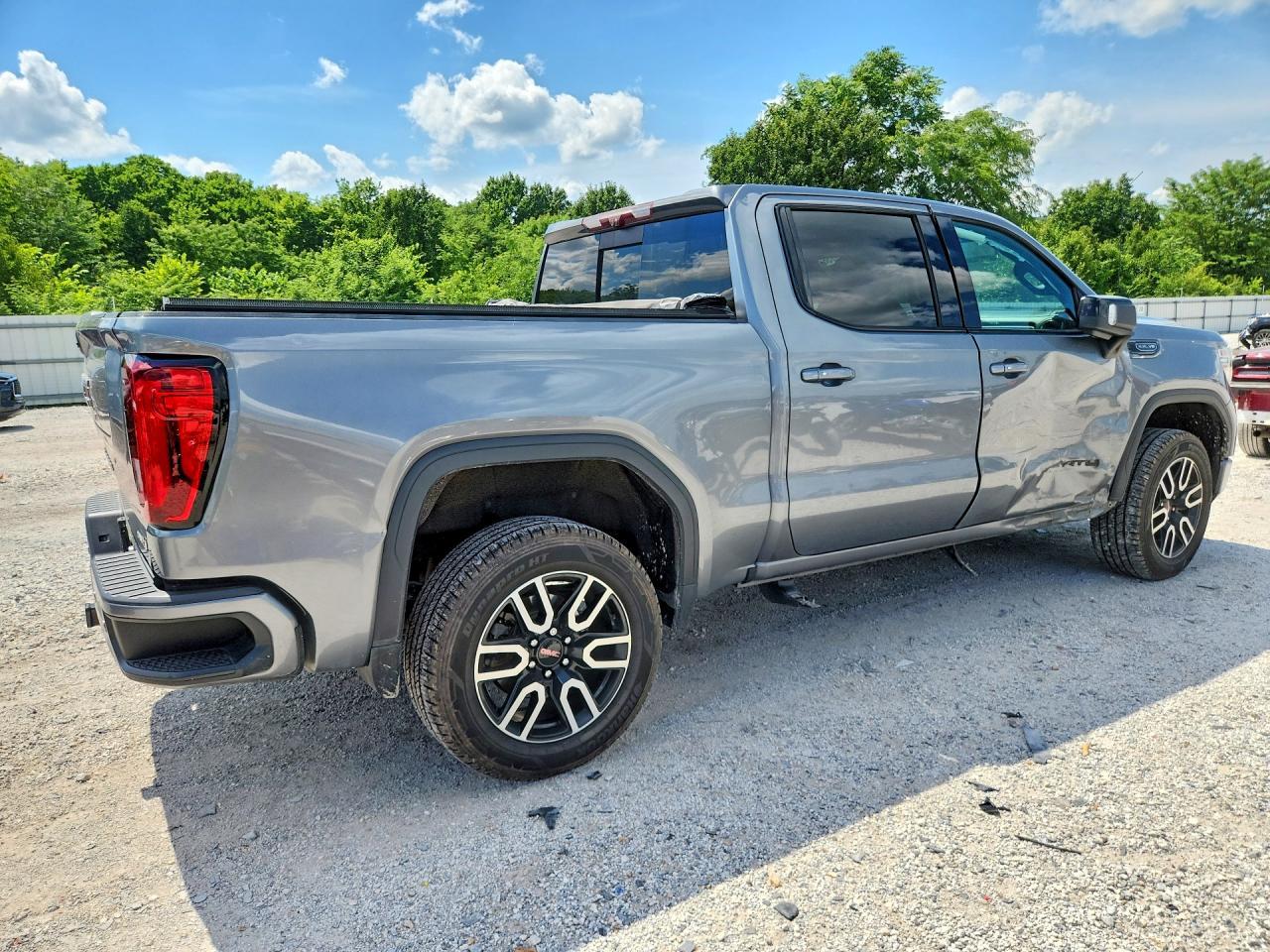 2020 GMC Sierra K1500 At4 - Фото 3