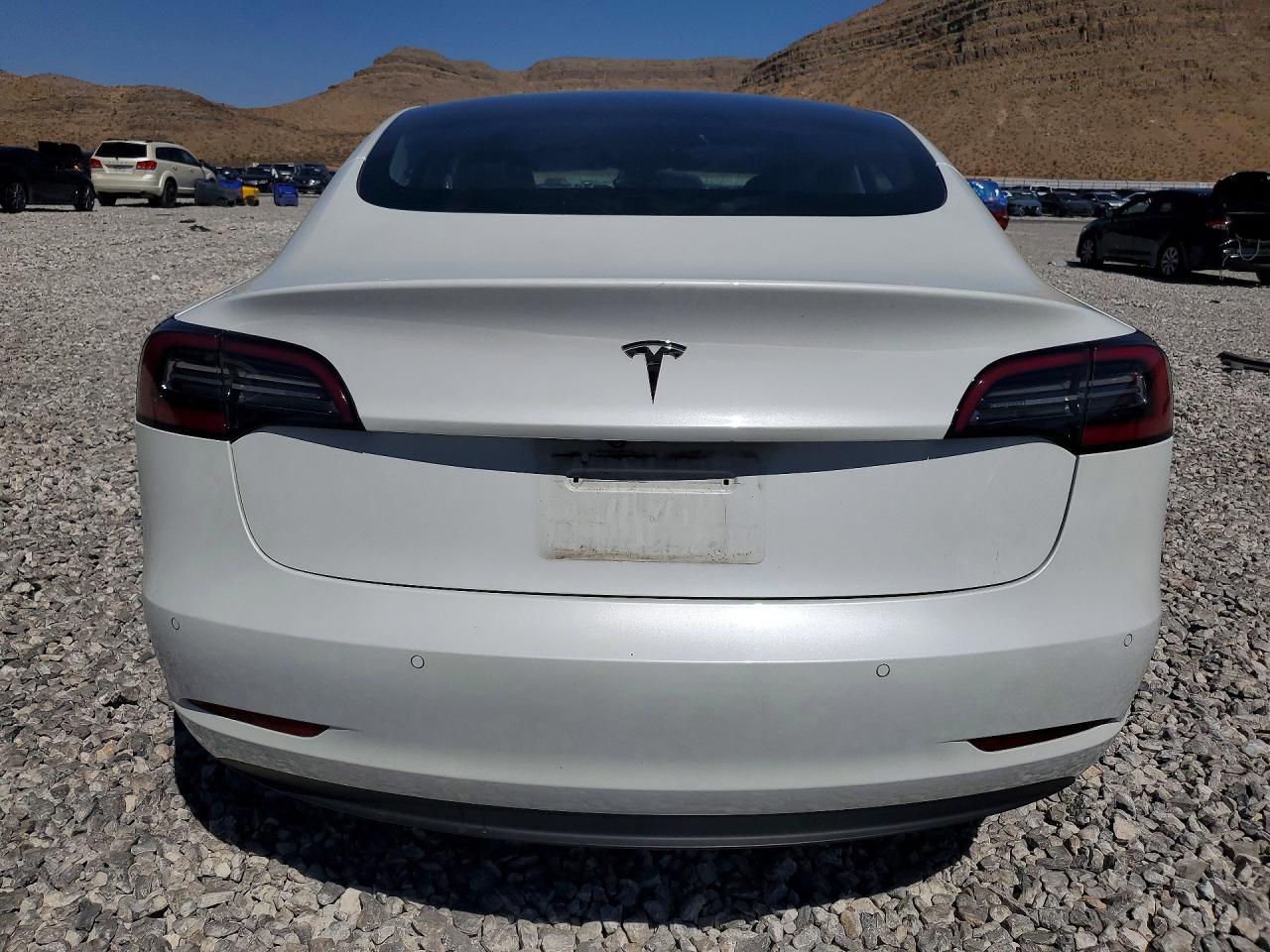 2020 Tesla Model 3 - Фото 6