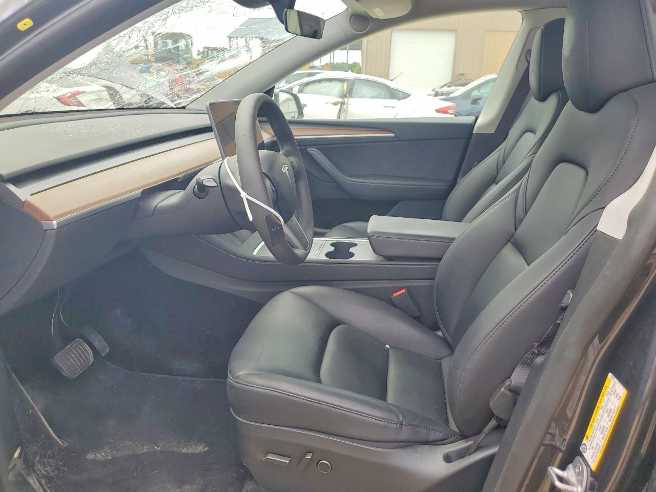2024 Tesla Model Y - Image 7