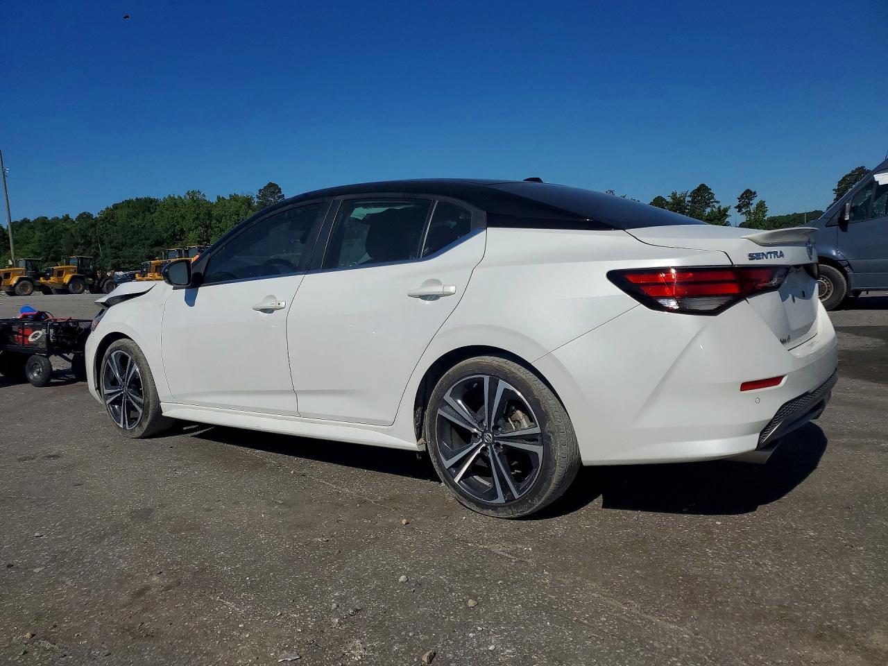 2023 Nissan Sentra Sr - Image 2