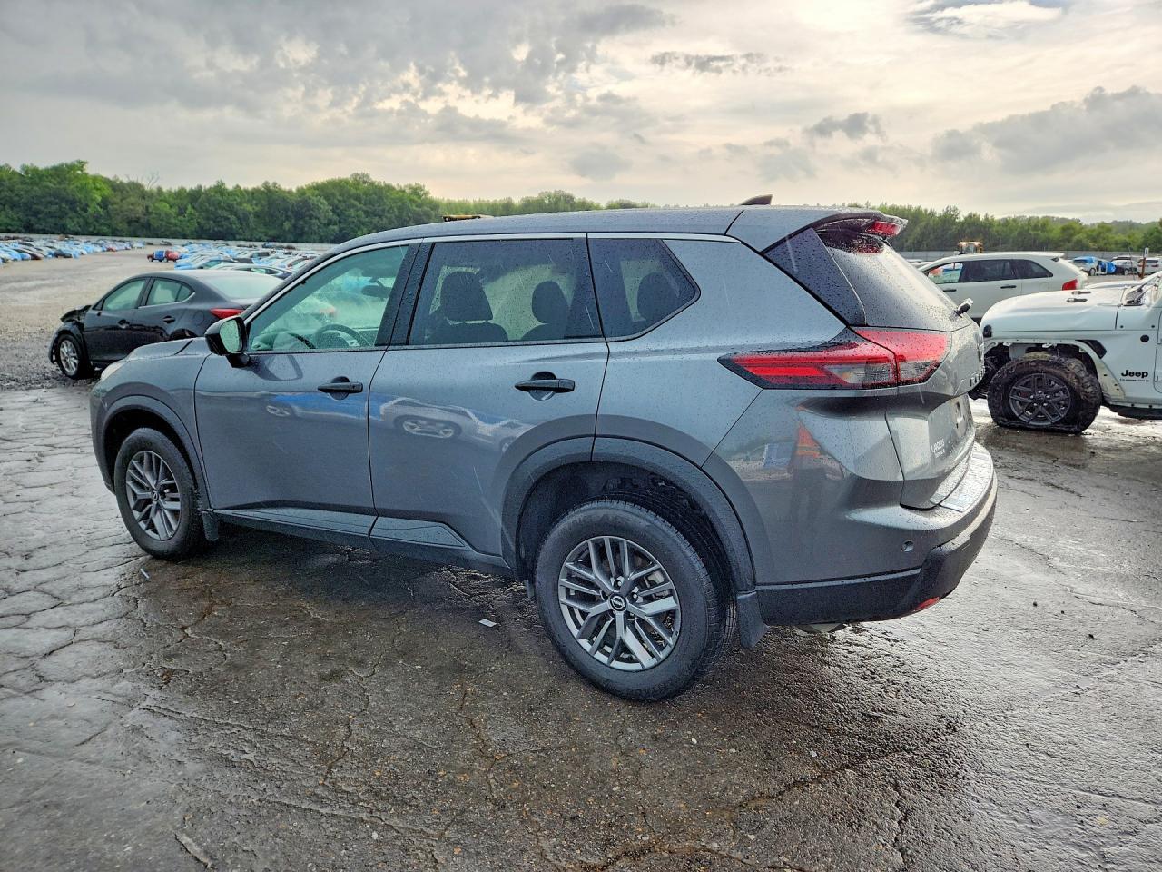 2025 Nissan Rogue S - Image 2