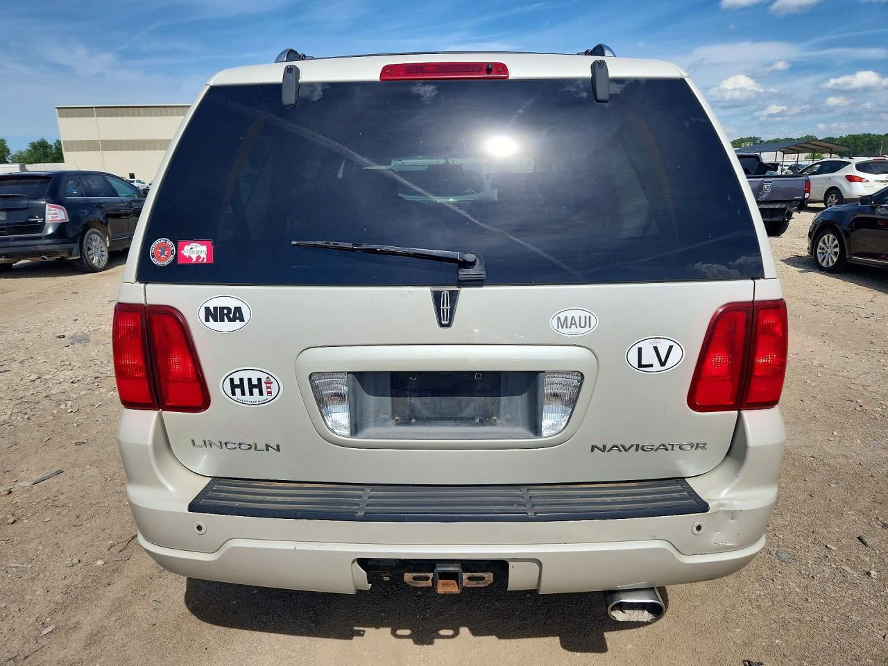 2005 Lincoln Navigator - Image 6