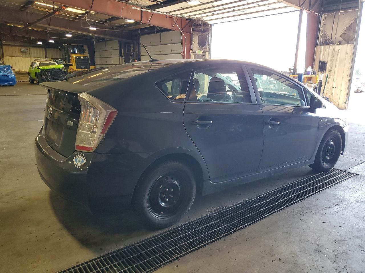 2010 Toyota Prius Iii - Фото 3