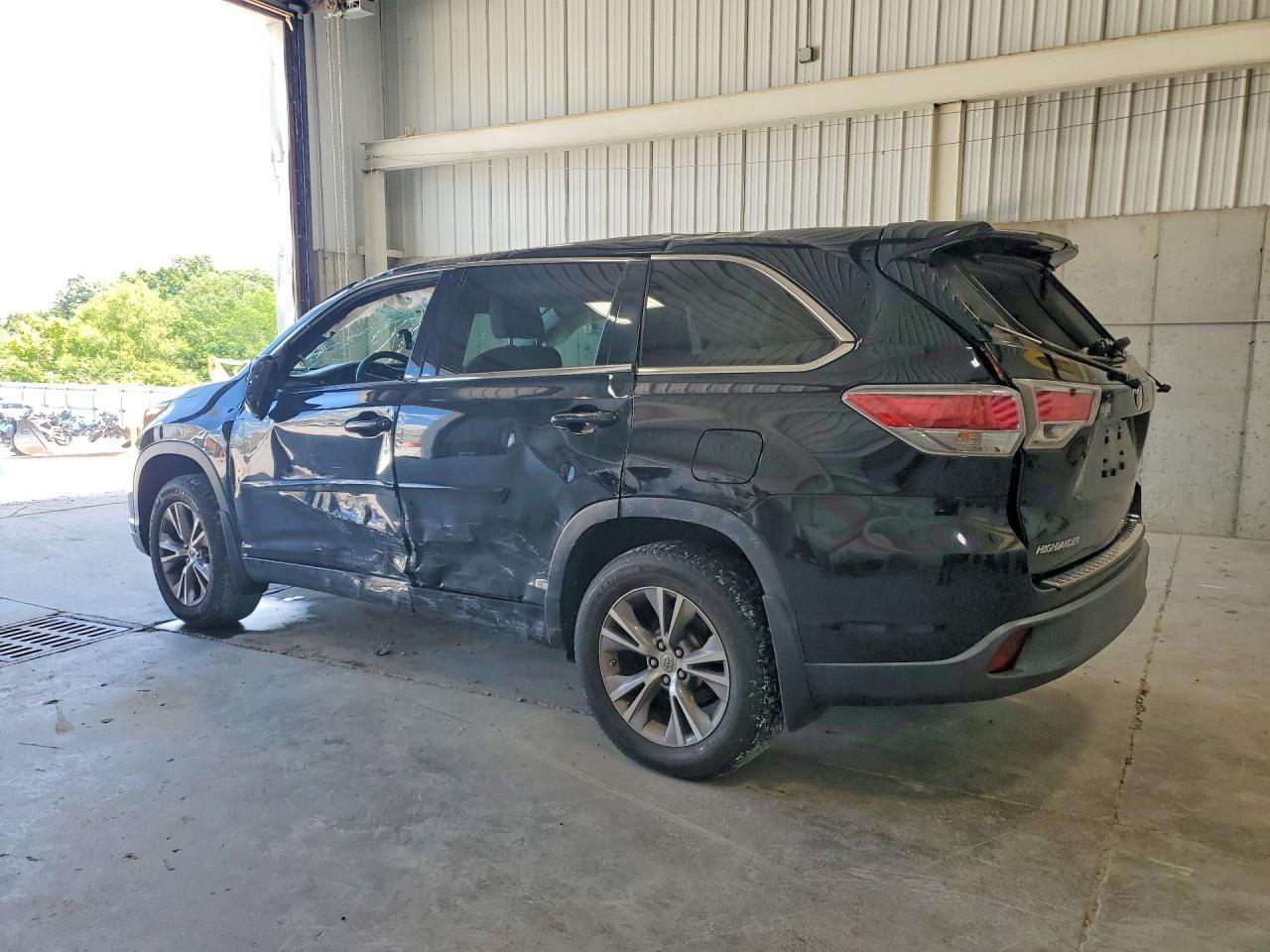 2014 Toyota Highlander Le Plus - Фото 2