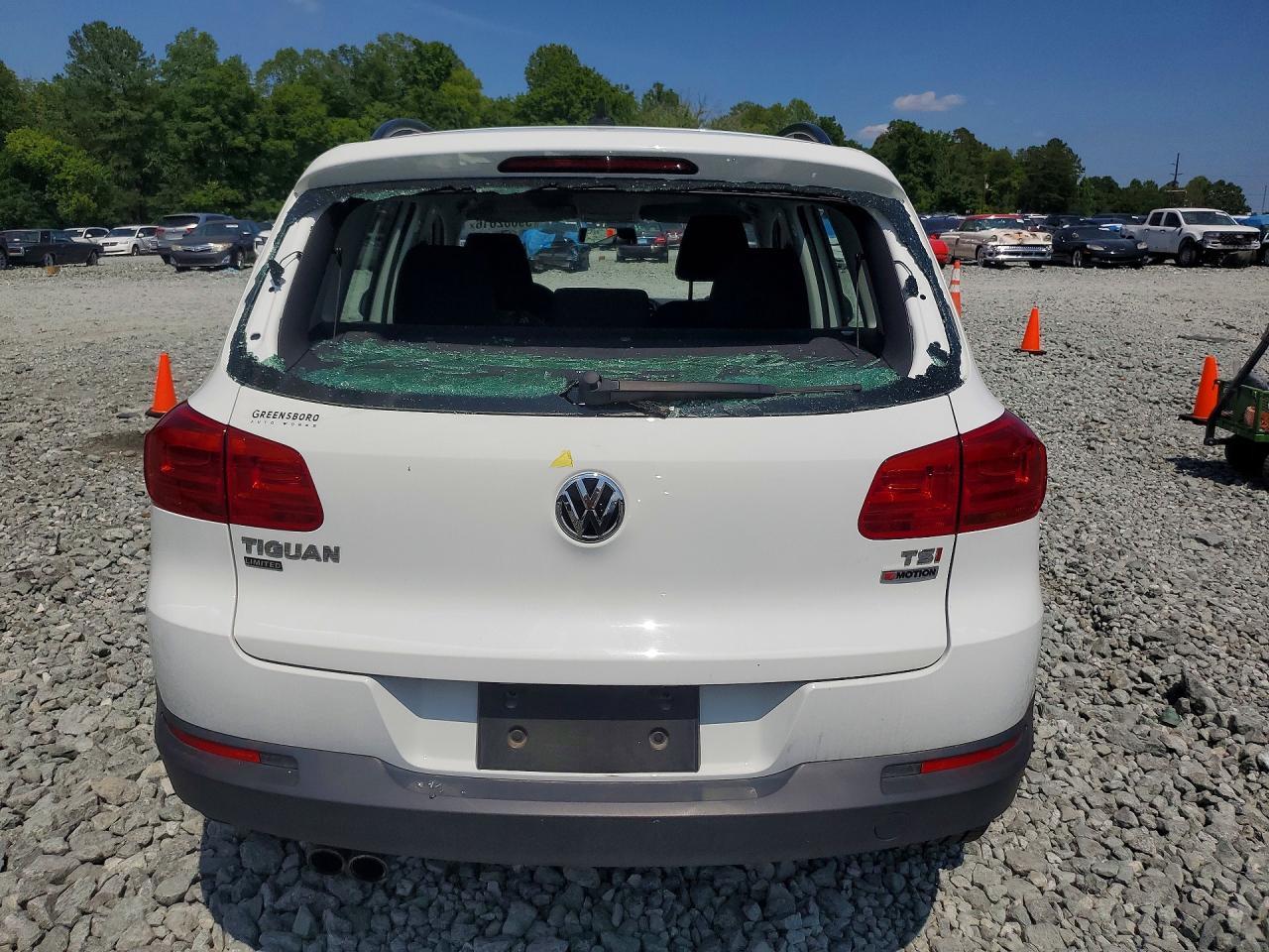 2018 Volkswagen Tiguan Limited - Image 6