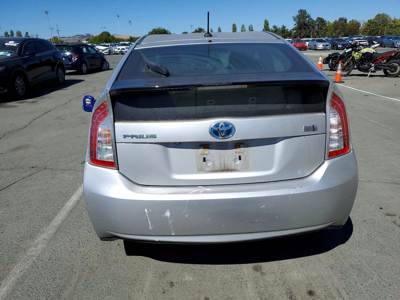 2015 Toyota Prius Three - Фото 6