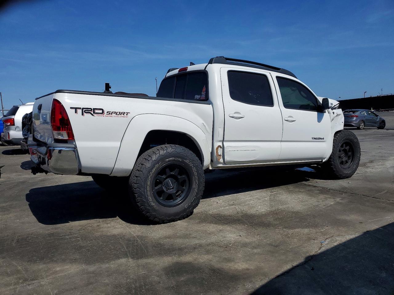 2014 Toyota Tacoma Double Cab - Фото 3