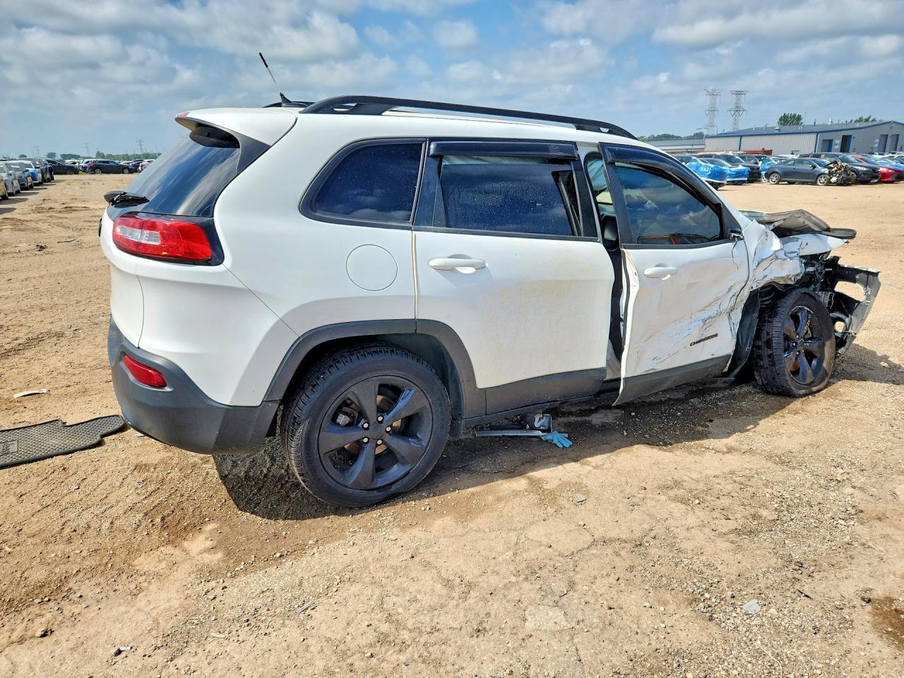 2015 Jeep Cherokee Latitude - Фото 3