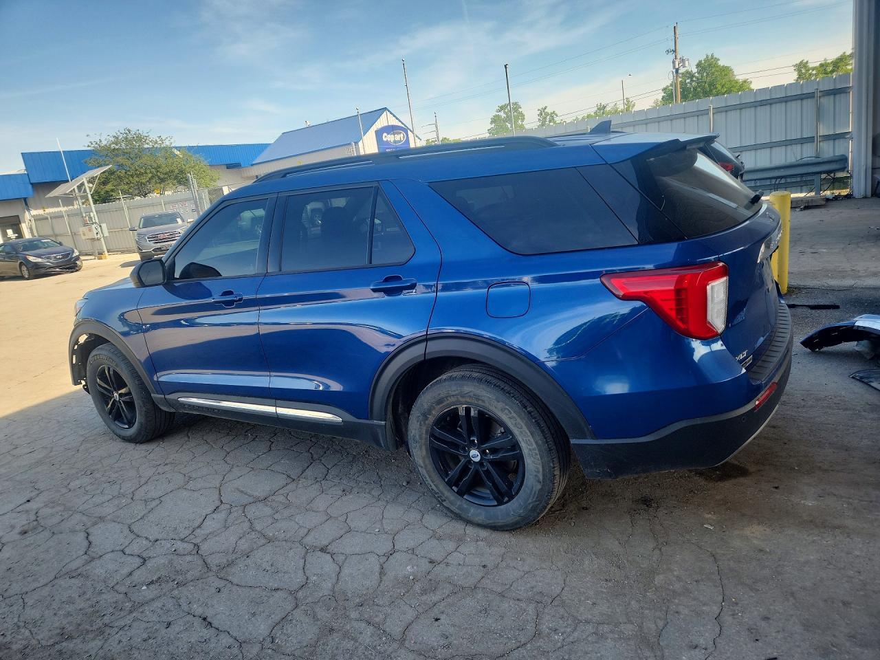 2022 Ford Explorer Xlt - Фото 2
