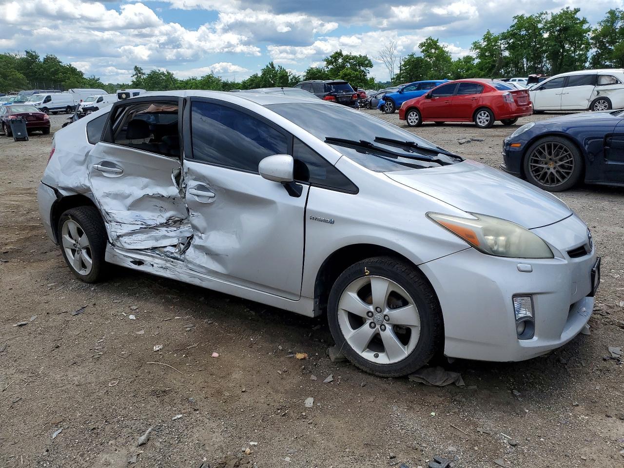 2010 Toyota Prius V - Image 4