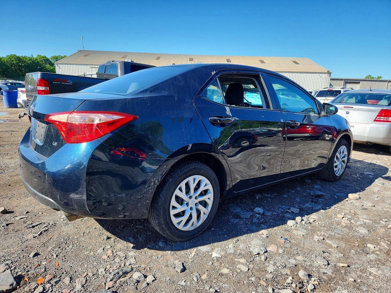 2017 Toyt Corolla - Image 3