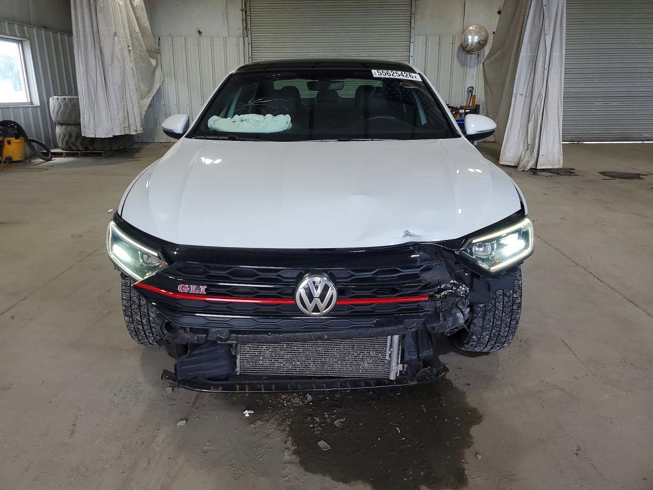 2019 Volkswagen Jetta Gli - Image 5