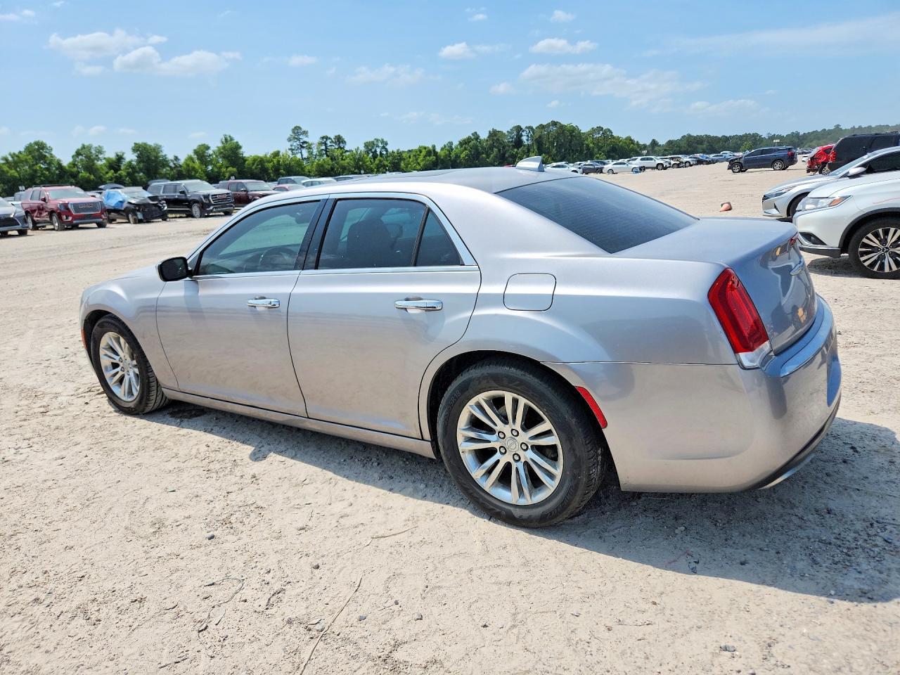 2016 Chrysler 300 - Image 2