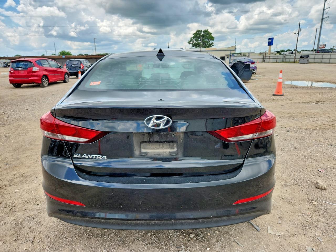 2018 Hyundai Elantra Value Edition - Фото 6
