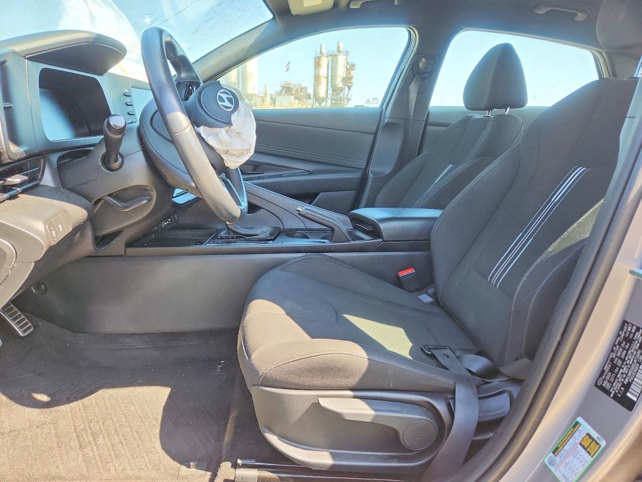 2025 Hyundai Elantra Sel Sport - Image 7