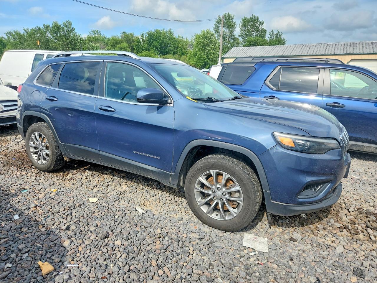 2019 Jeep Cherokee Latitude Plus - Image 4