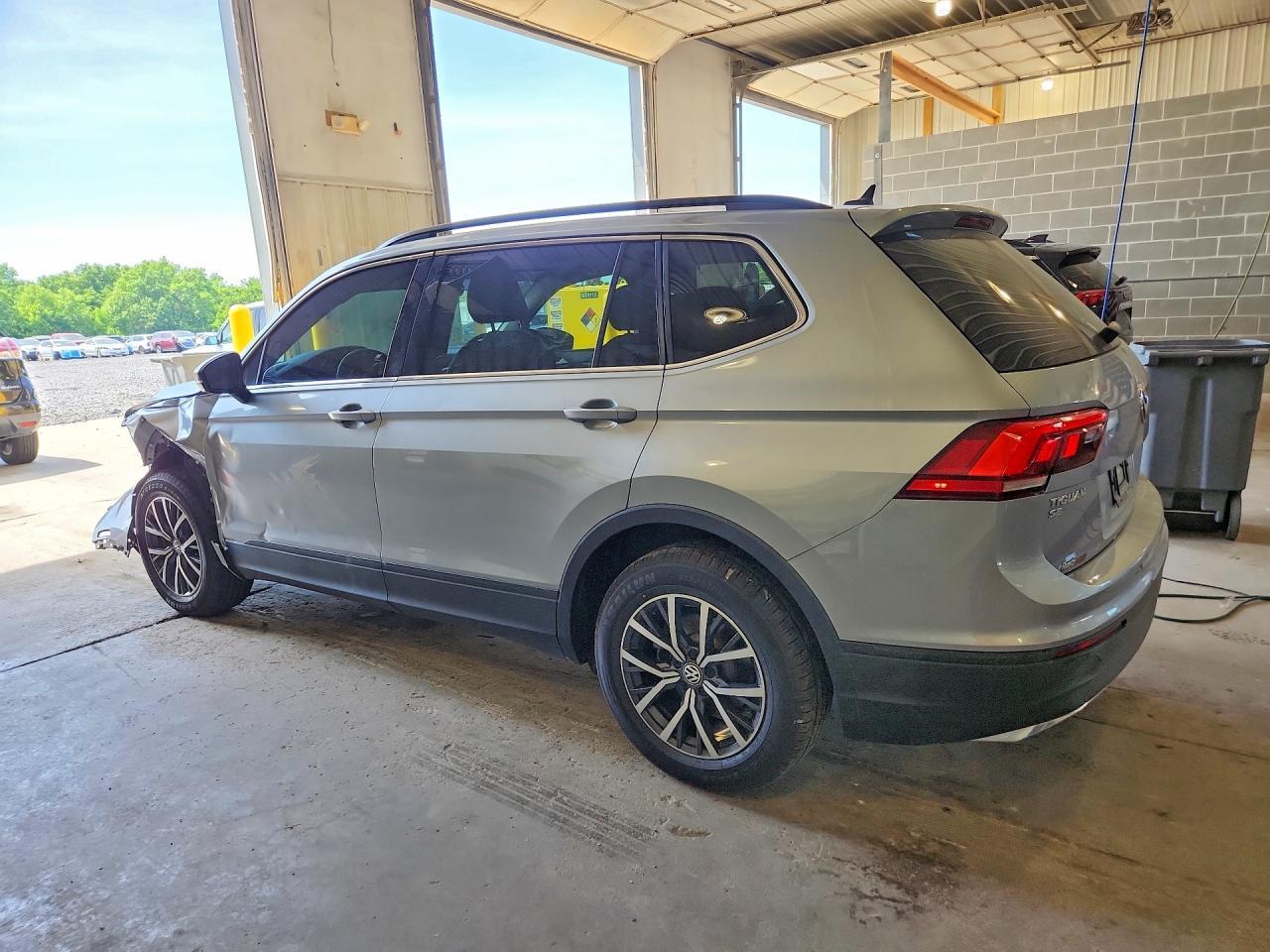 2019 Volkswagen Tiguan Se - Фото 2