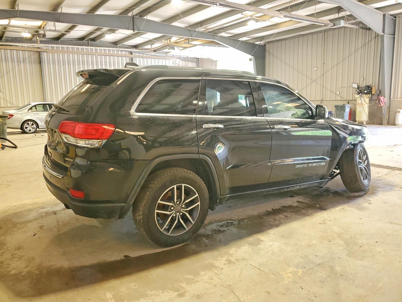 2018 Jeep Grand Cherokee Limited - Image 3