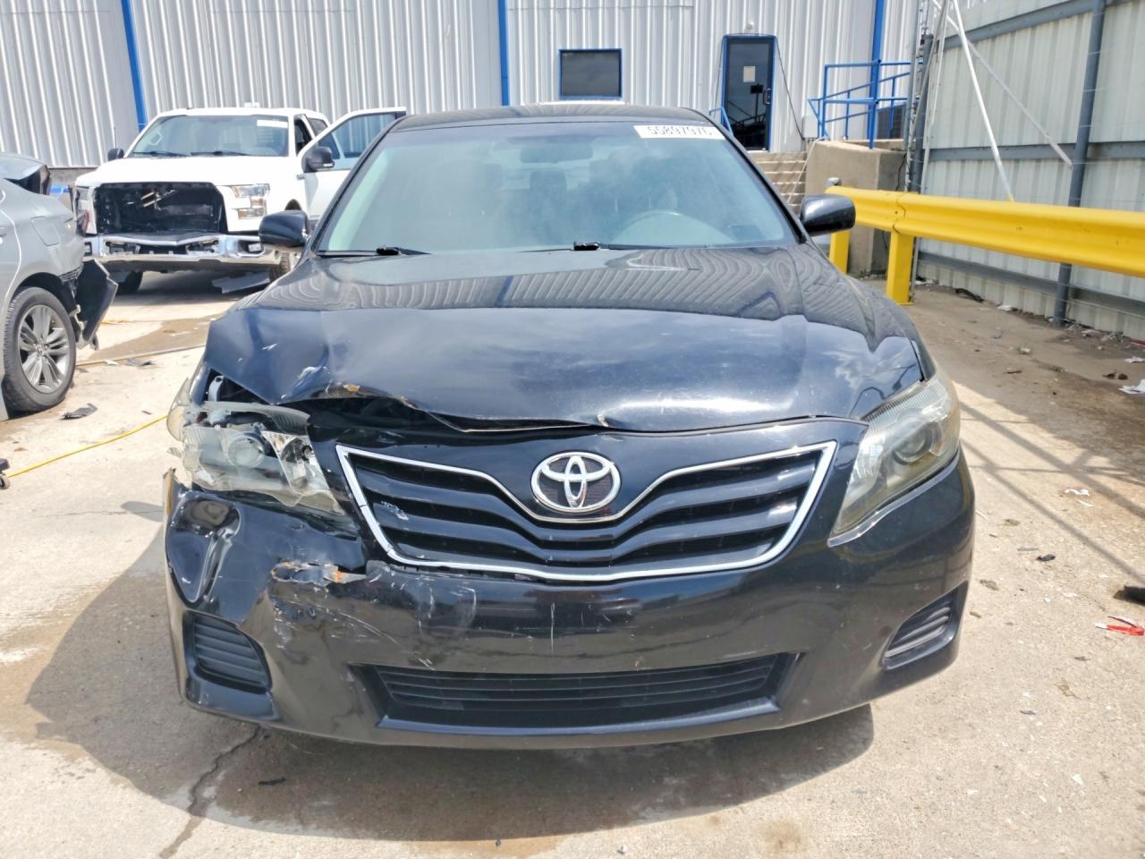 2010 Toyota Camry Le - Image 5