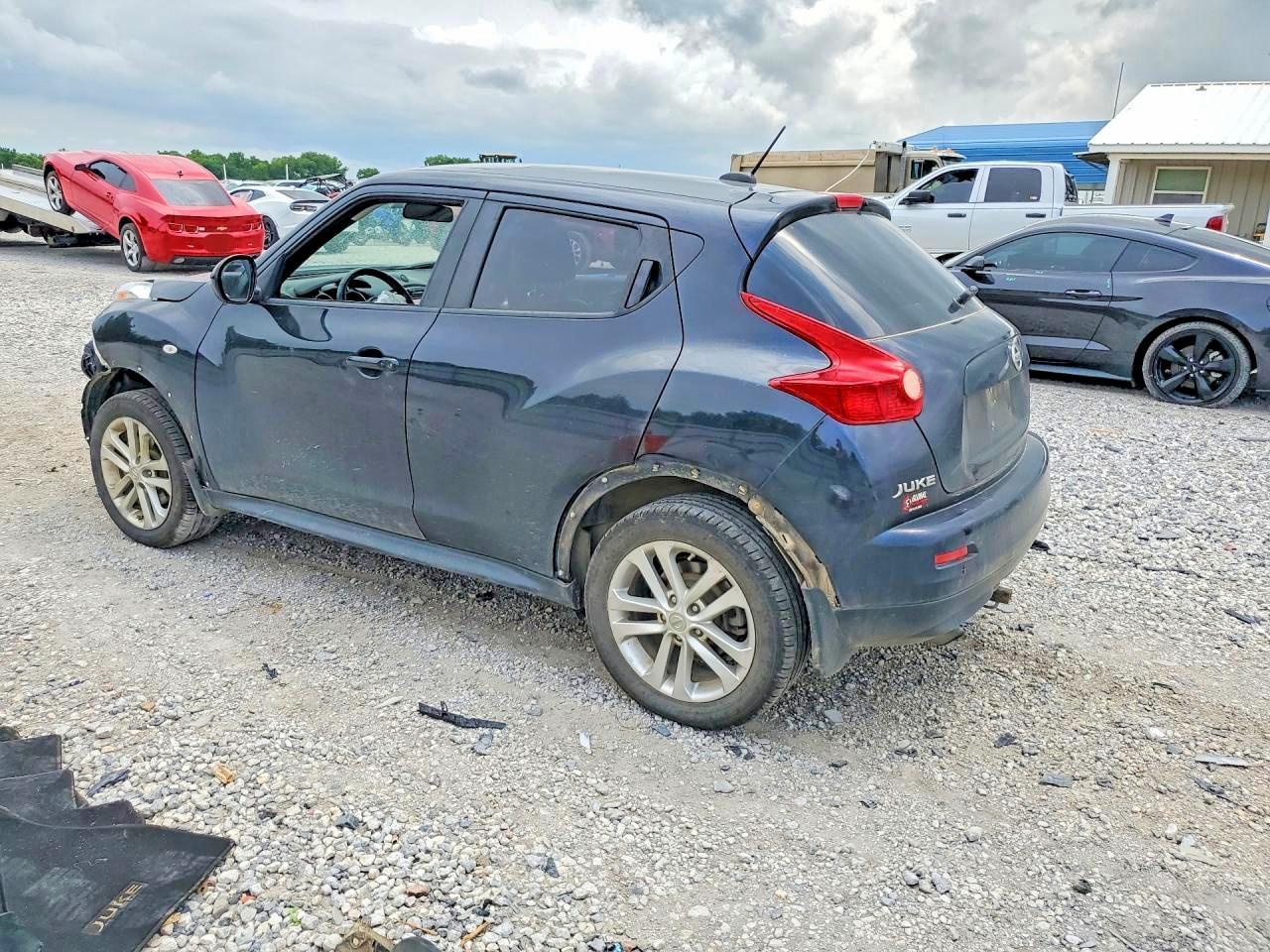 2012 Nissan Juke S - Image 2