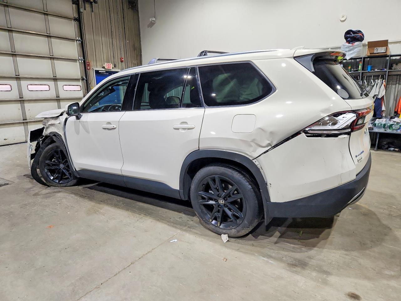 2024 Toyota Grand Highlander Hybrid Max Platinum - Фото 2