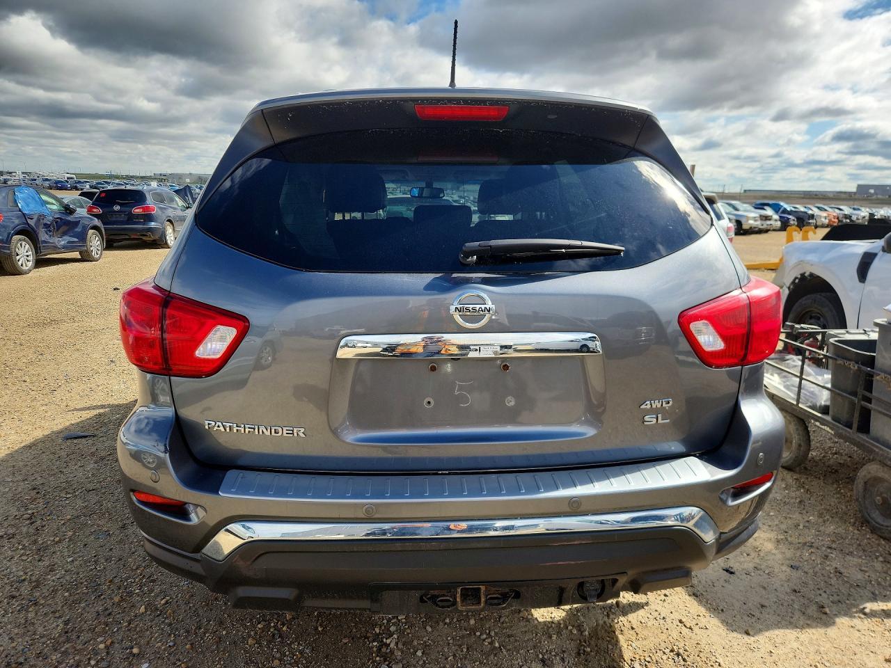 2018 Nissan Pathfinder S - Фото 6