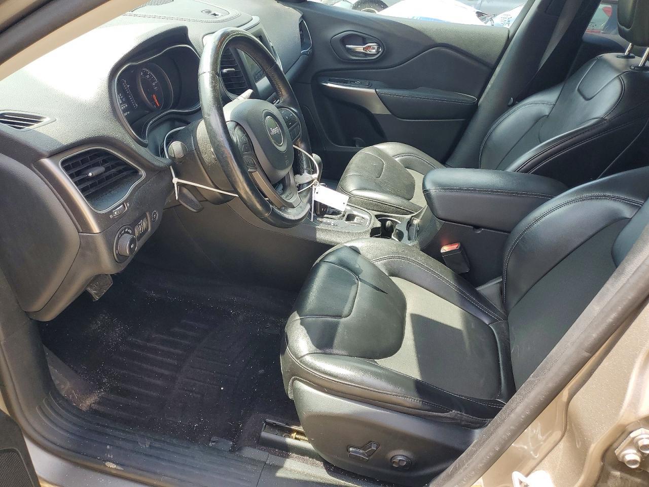 2019 Jeep Cherokee Latitude Plus - Фото 7