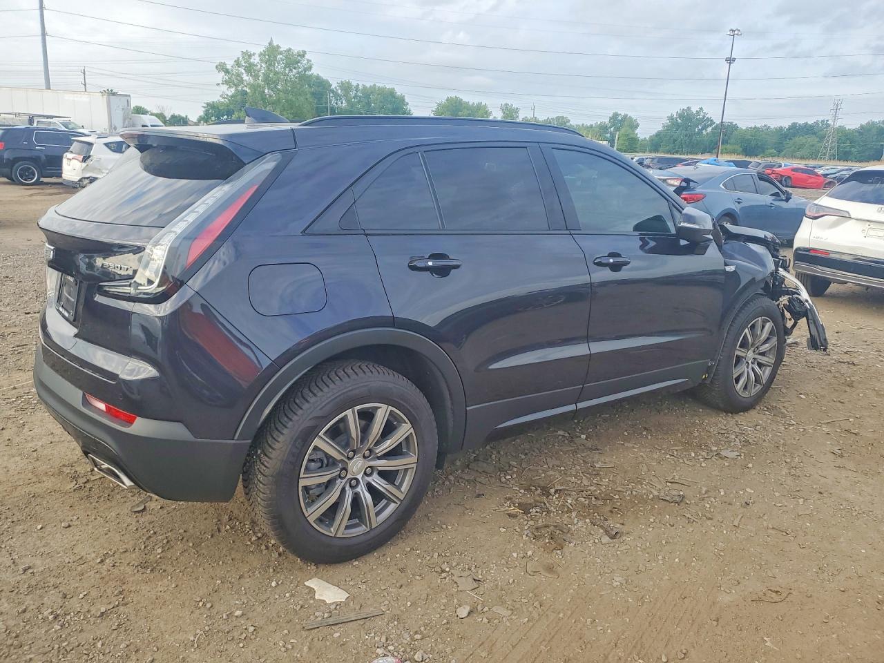 2022 Cadillac Xt4 Sport - Фото 3