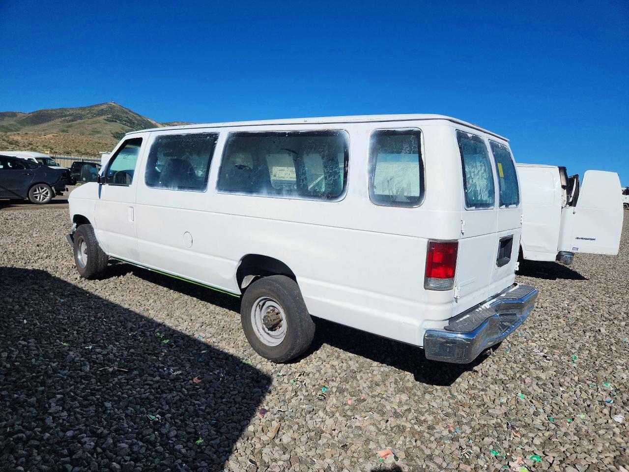 1997 Ford Econoline E350 Super Duty - Фото 2
